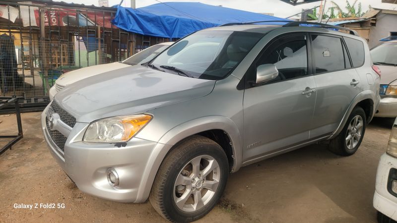 Thumbnail 13 of 2012 Toyota RAV4 XLE